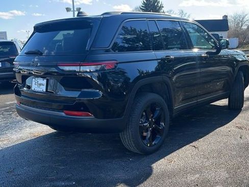 New 2026 Jeep Grand Cherokee Limited w/ Limited Altitude Package AWD/4WD image 4