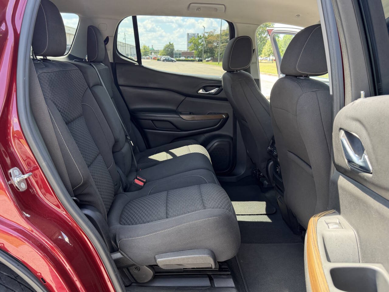 Used 2018 GMC Acadia SLE FWD image 22