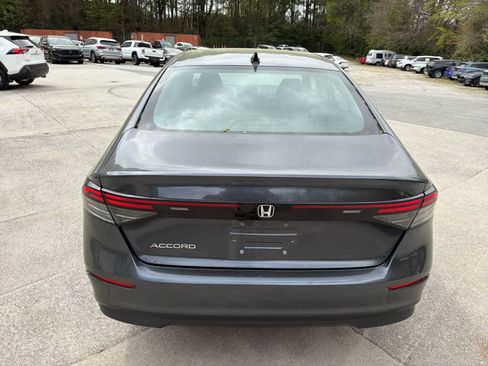 Certified 2025 Honda Accord SE image 9