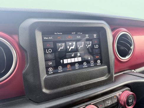 Used 2021 Jeep Gladiator Rubicon w/ Cold Weather Group image 69