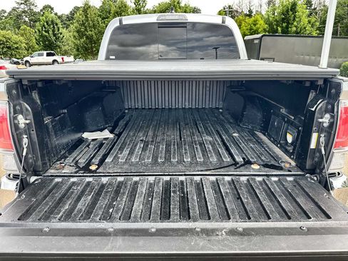 Used 2023 Toyota Tacoma TRD Sport AWD/4WD image 17