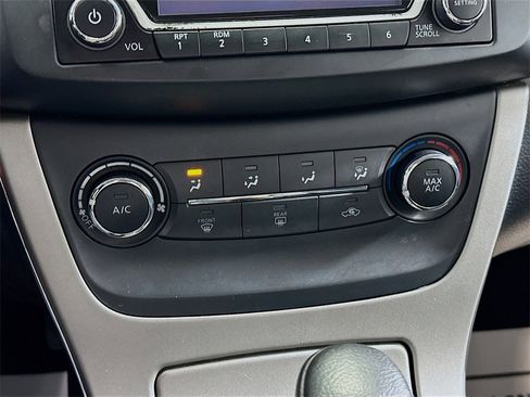 Used 2015 Nissan Sentra SV image 16