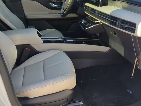 New 2026 Lincoln Corsair Premiere image 24