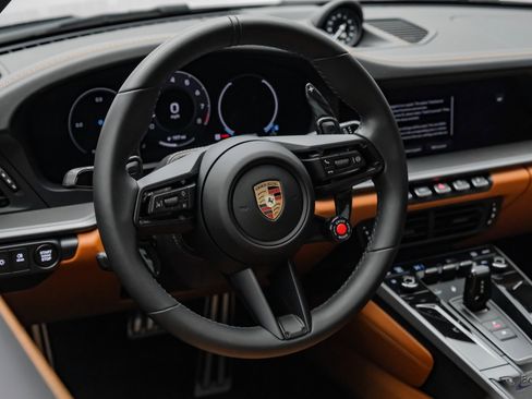 Used 2025 Porsche 911 Carrera image 50