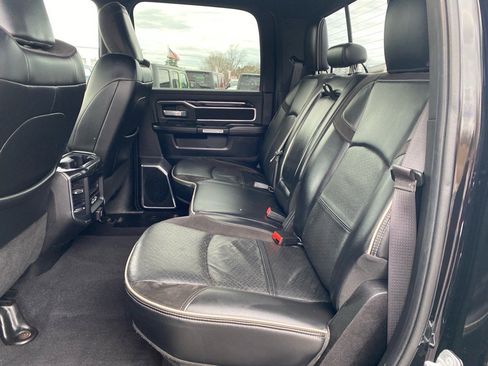 Used 2019 RAM 2500 Laramie w/ Black Appearance Package image 23