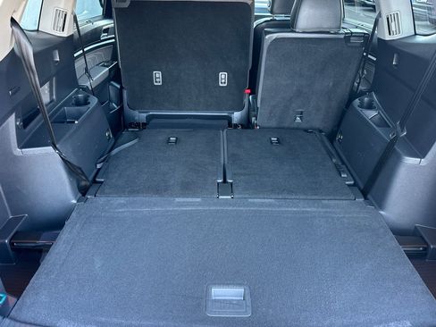 Used 2023 Volkswagen Atlas SE image 16