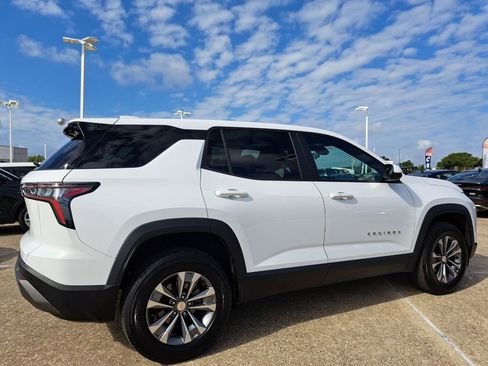 Used 2025 Chevrolet Equinox LT FWD image 5