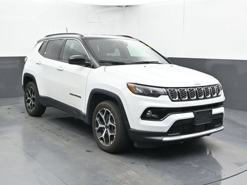 Used 2025 Jeep Compass Limited AWD/4WD image 6