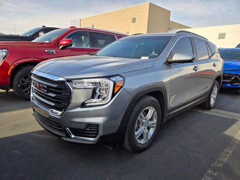 Used 2023 GMC Terrain SLE w/ Driver Convenience Package image 1