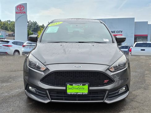 Used 2017 Ford Focus ST w/ Equipment Group 402A image 1