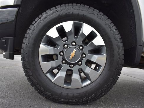 Used 2023 Chevrolet Silverado 2500 Custom w/ Custom Value Package image 16