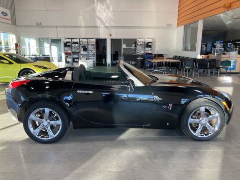 Used 2007 Pontiac Solstice Convertible w/ Premium Package image 4