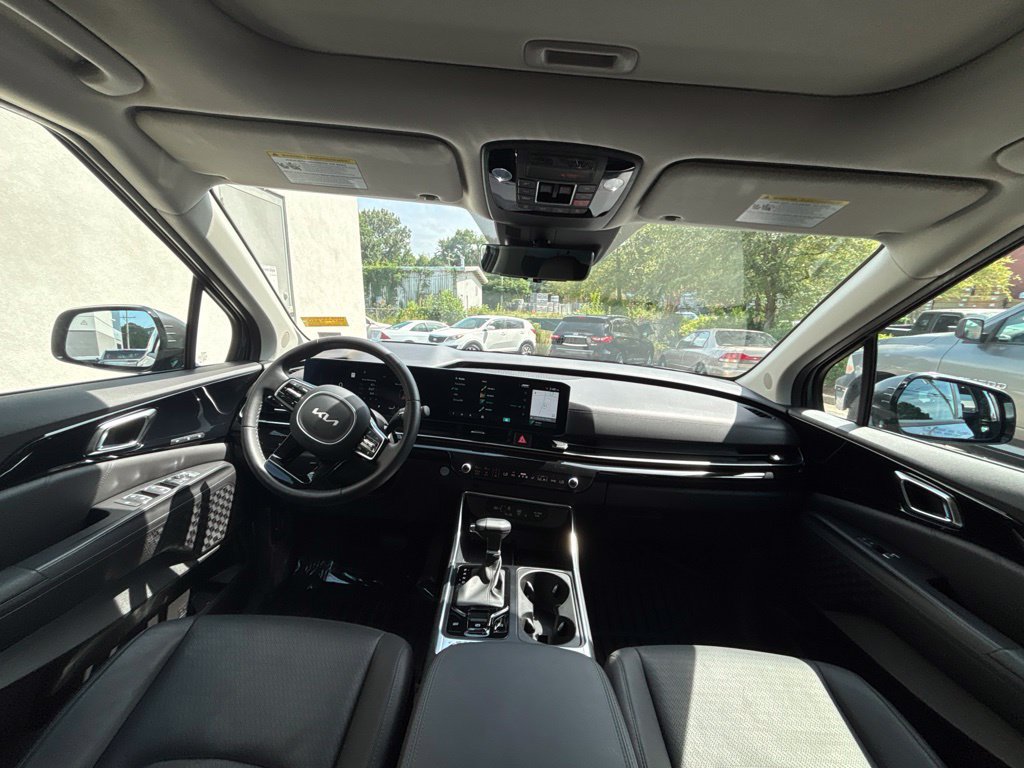 Certified 2026 Kia Carnival SX Prestige FWD image 23