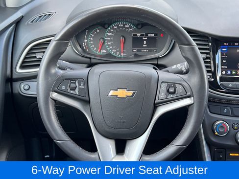 Used 2022 Chevrolet Trax LT w/ LT Convenience Package AWD/4WD image 26