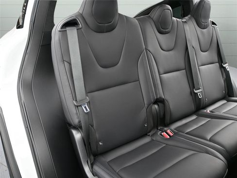 Used 2023 Tesla Model X image 34