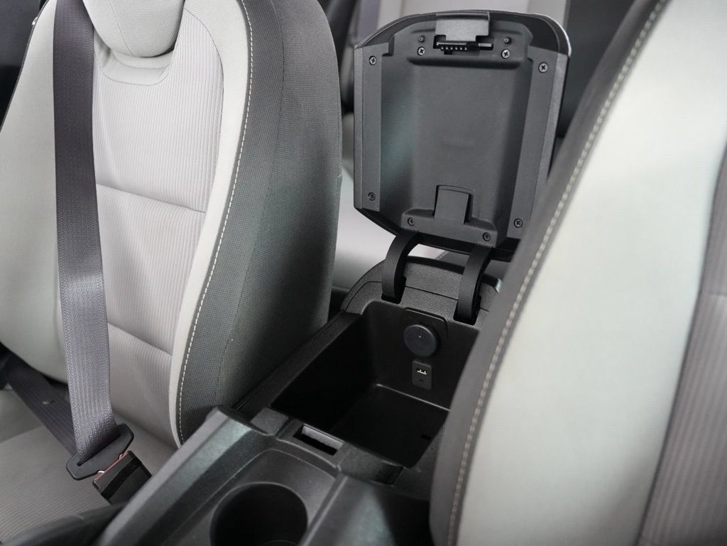 Used 2013 Chevrolet Camaro LT RWD image 29