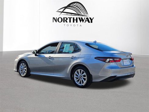 Used 2023 Toyota Camry LE image 5
