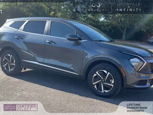 Used 2023 Kia Sportage LX image 2