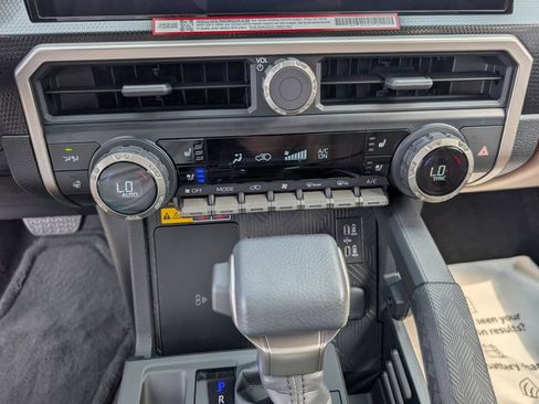 New 2026 Toyota 4Runner Limited AWD/4WD image 16