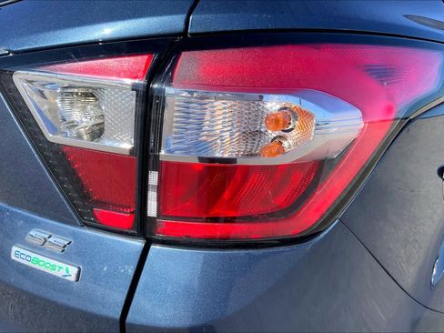 Used 2018 Ford Escape SE w/ SE Sync 3 Package image 34