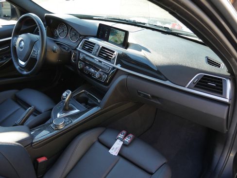 Used 2017 BMW 330i xDrive Sedan image 26