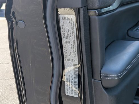 Certified 2025 Jeep Grand Cherokee L Laredo AWD/4WD image 38