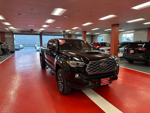 Certified 2023 Toyota Tacoma TRD Sport image 2