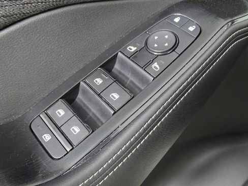 Used 2023 Nissan Rogue SV AWD/4WD image 17