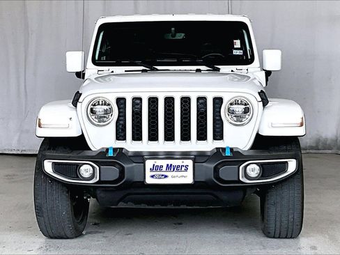 Used 2022 Jeep Wrangler Unlimited Sahara AWD/4WD image 3