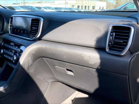 Used 2022 Kia Sportage EX image 16