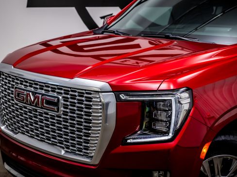 Used 2021 GMC Yukon XL Denali image 18