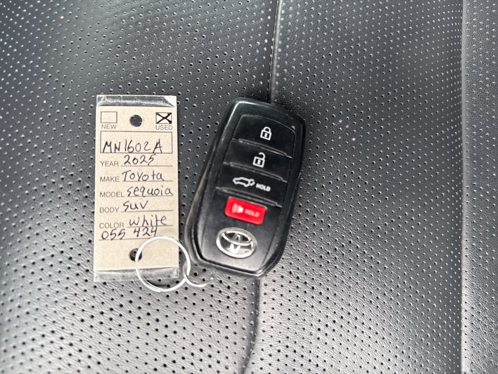 Used 2025 Toyota Sequoia Platinum AWD/4WD image 29