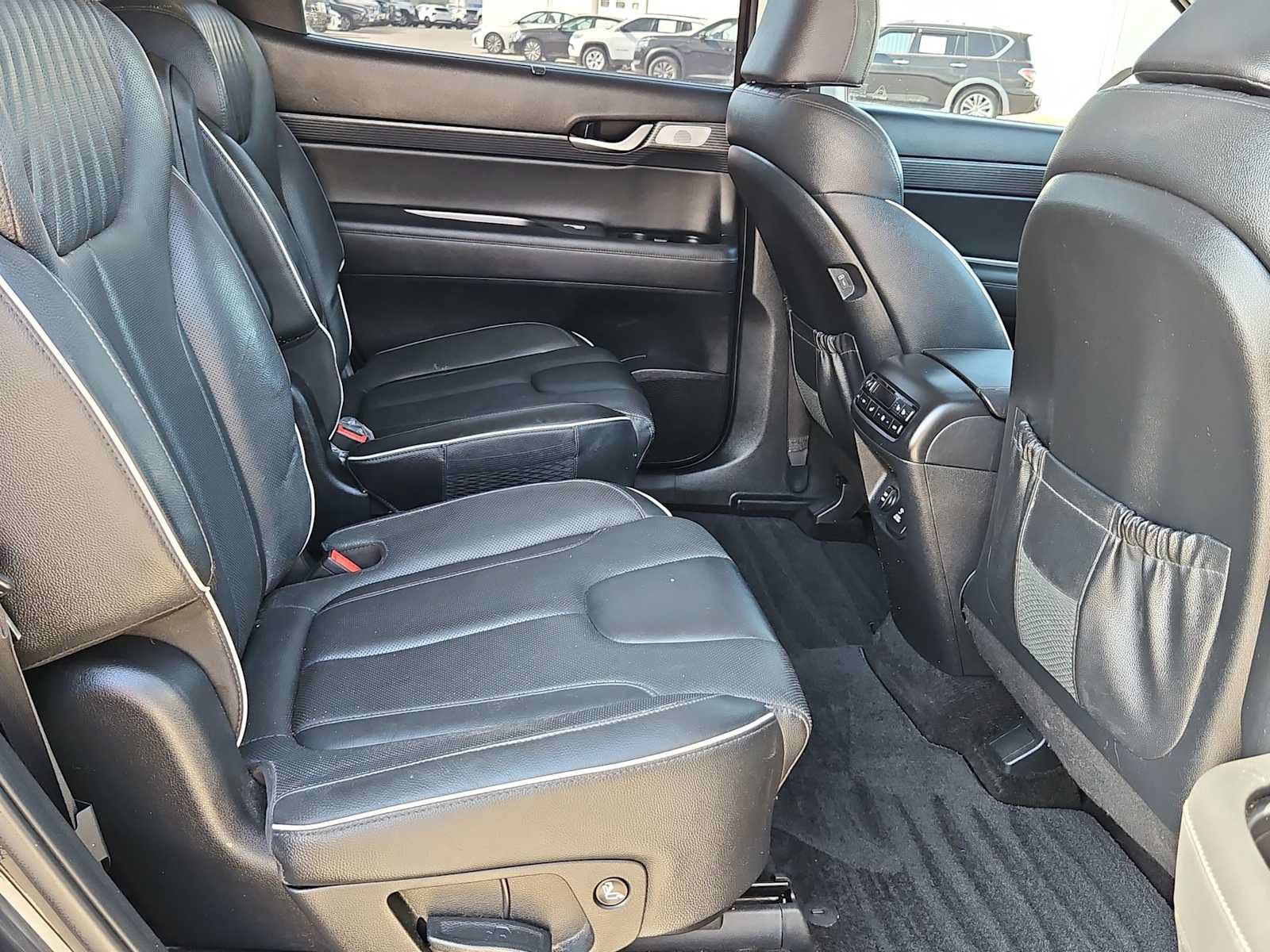 Used 2023 Hyundai Palisade Limited FWD image 17
