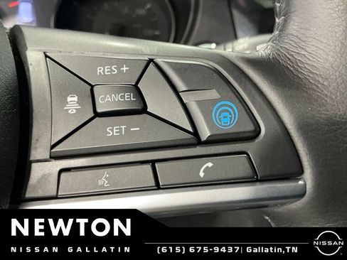 Used 2019 Nissan Rogue SV w/ Premium Package FWD image 30