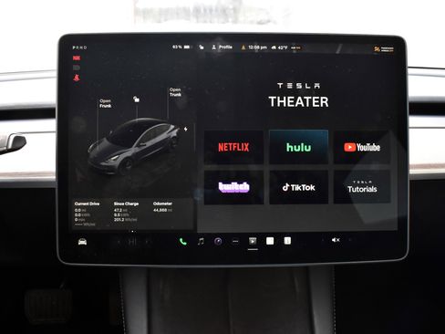 Used 2023 Tesla Model 3 Standard Range image 37