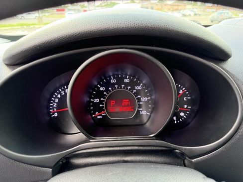 Used 2018 Kia Soul + FWD image 24