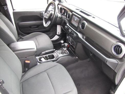 Used 2021 Jeep Wrangler Unlimited Sahara image 34