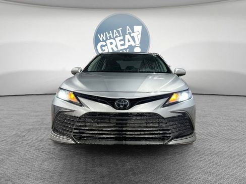 Used 2023 Toyota Camry LE image 9