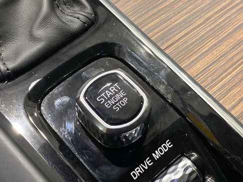 Used 2019 Volvo XC60 T5 Inscription w/ Protection Package Premier image 13