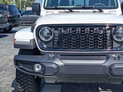 New 2026 Jeep Gladiator Sport AWD/4WD image 10