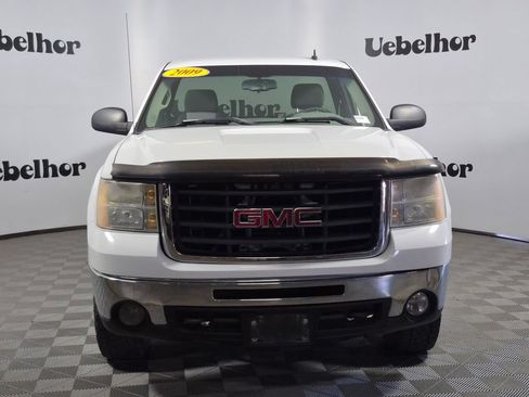 Used 2009 GMC Sierra 2500 W/T w/ Work Truck Preferred Package AWD/4WD image 2