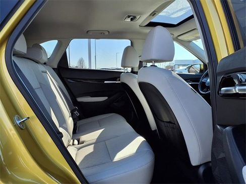 Used 2021 Kia Seltos SX w/ SX Sunroof Package image 30