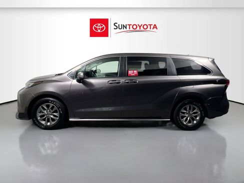 Used 2022 Toyota Sienna LE image 7
