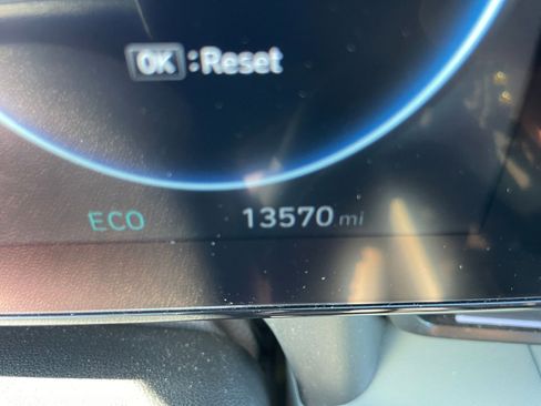 Used 2025 Hyundai Elantra Limited image 43