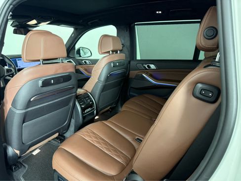 Certified 2024 BMW X7 xDrive40i w/ M Sport Package image 17