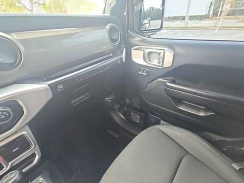 Used 2020 Jeep Wrangler Unlimited Sport S image 30