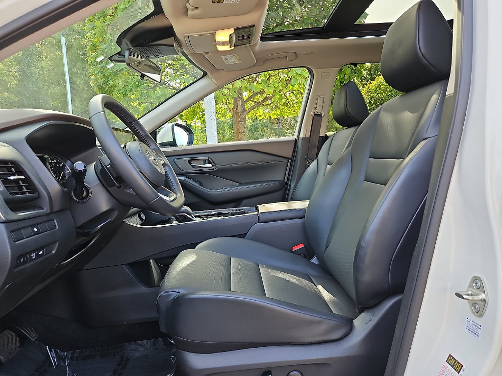 Certified 2023 Nissan Rogue SV w/ SV Premium B Package AWD/4WD image 15