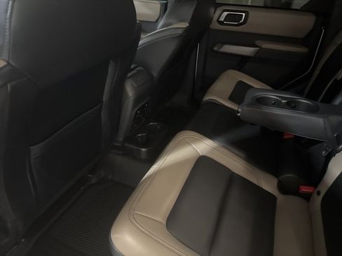 Used 2023 Ford Bronco Wildtrak image 21