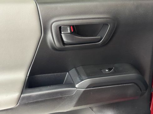 Used 2021 Toyota Tacoma SR5 image 40