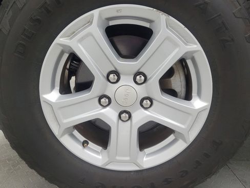 Used 2018 Jeep Wrangler Unlimited Sport S AWD/4WD image 31